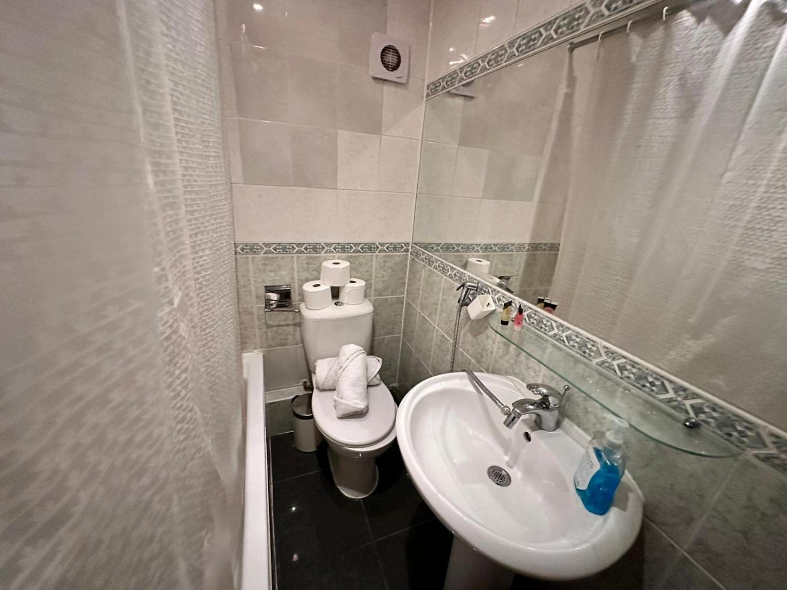 Bright Studio In Central * Londra